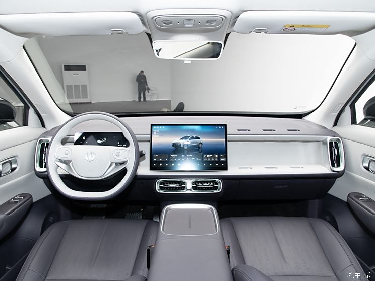 零跑B10内饰正式亮相,并于3月10日开启预售,聚焦10-15万市场,零跑B10内饰正式亮相,并于3月10日开启预售,聚焦10-15万市场