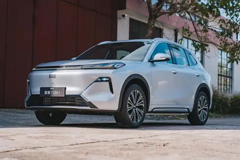 吉利进一步拉低插混SUV门槛,8万块的紧凑级插混SUV要来了